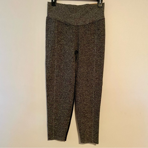 PINK VS SEAMLESS CLASSIC LEGGING Pure Black Marl 7/8 Short Size Large NWT - Picture 5 of 11